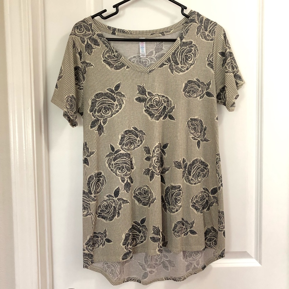 💖EUC- LULAROE Christy Tee
